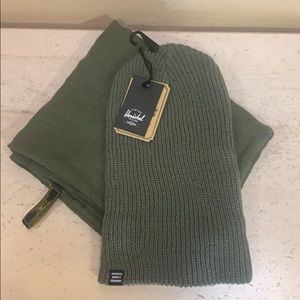 NWT Herschel beanie&matching NWOT scarf.